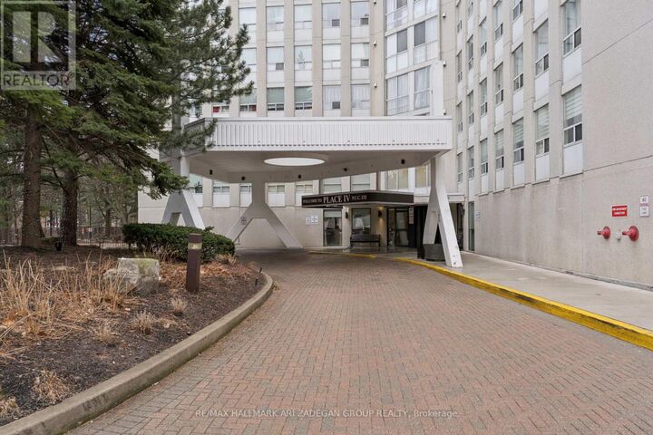 Property Photo:  3650 Kaneff Crescent 2704  ON L5A 4A1 