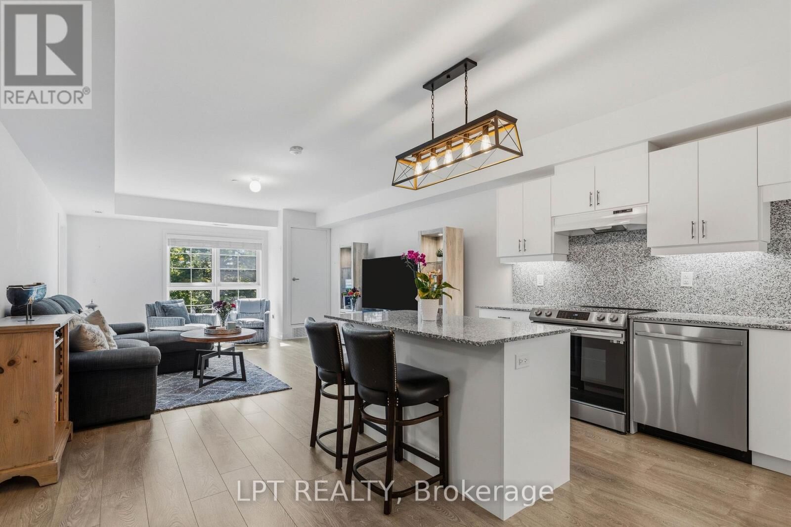 Property Photo: 110 Grew Boulevard 303 ON L0E 1L0