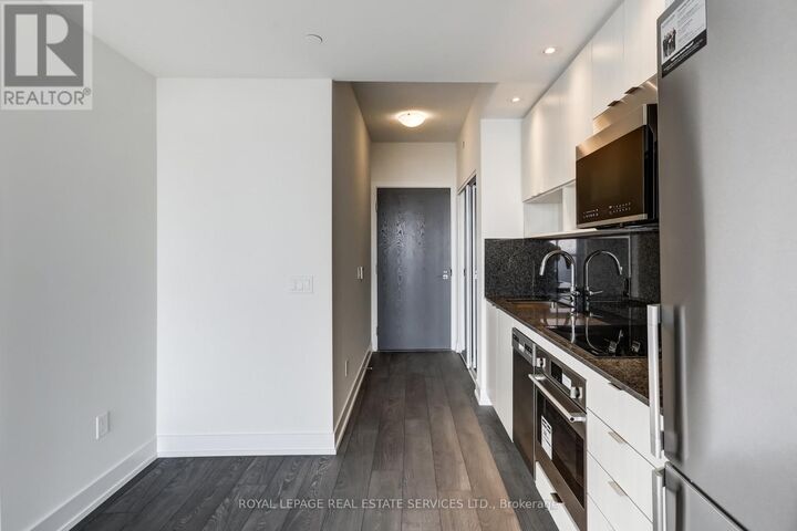 Property Photo:  9 Mabelle Avenue 3415  ON M9A 0E1 