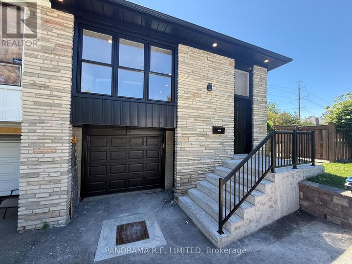Property Photo: 606 Abana Road Lower ON L5A 1H4