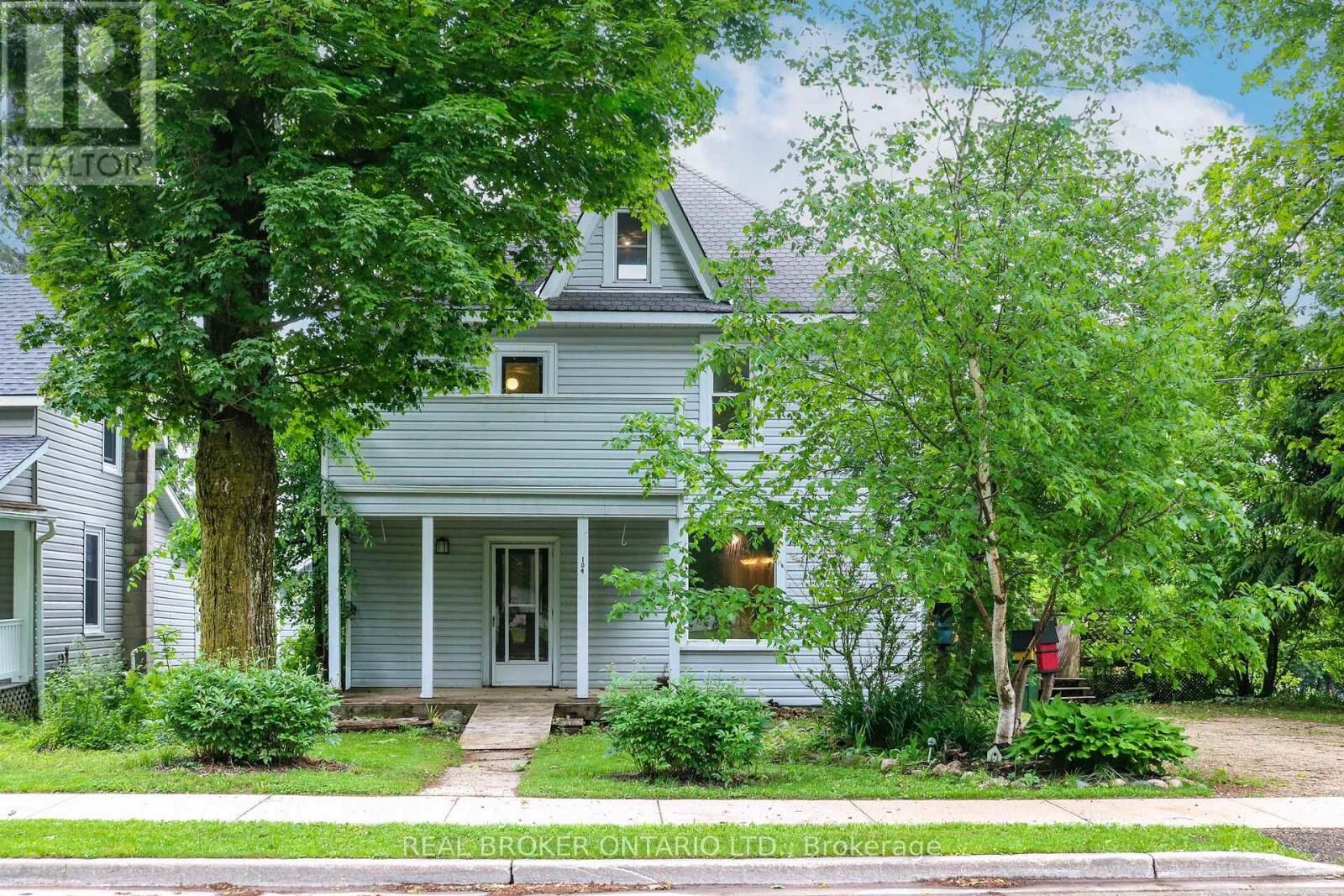 Property Photo:  104 Isla Street  ON N0C 1H0 