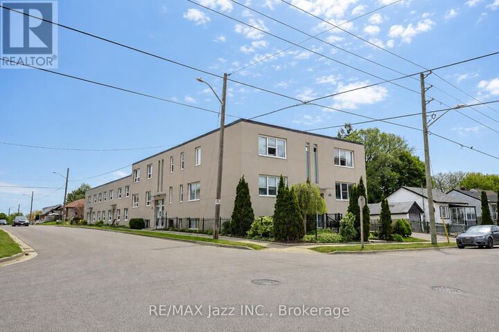 Property Photo: 209 Stacey Avenue 1 ON L1H 5A6