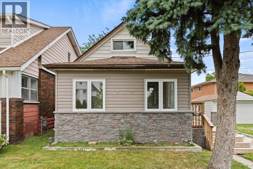 Property Photo: 972 Wellington Avenue ON N9A 5J8