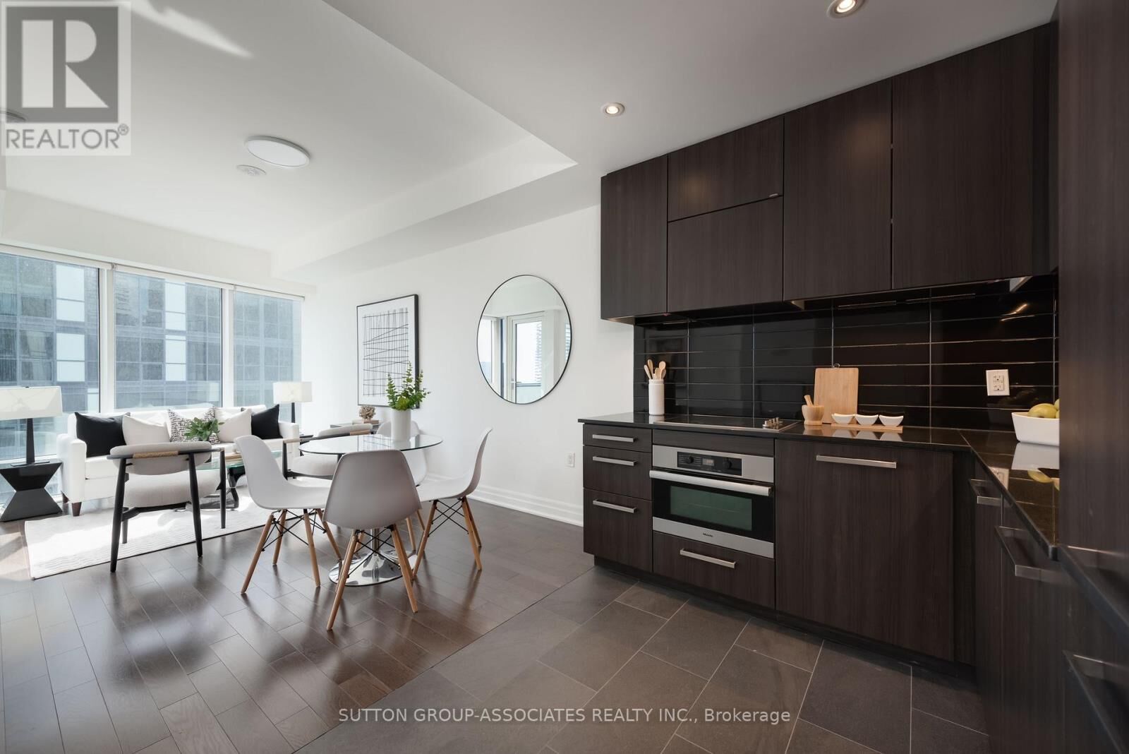 Property Photo:  8 The Esplanade Avenue 3212  ON M5E 0A6 