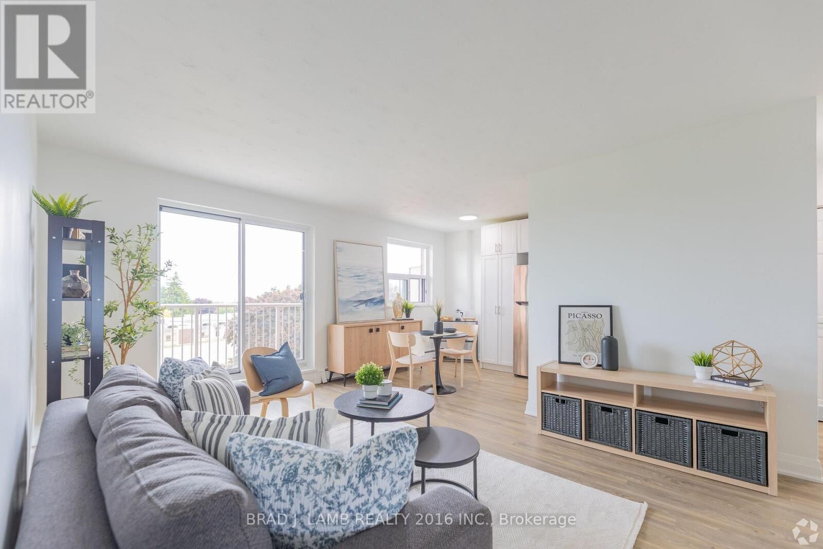 Property Photo: 718 Lawrence Road East 304 ON L8K 1Z6
