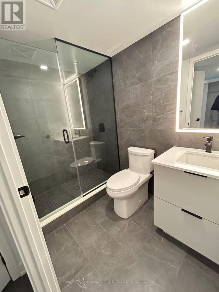 Property Photo:  609 Sherbourne Street 905  ON M4X 0A4 