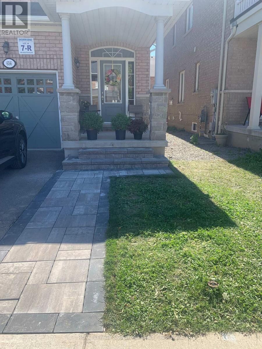 Property Photo:  656 Asleton Boulevard  ON L9T 8K4 