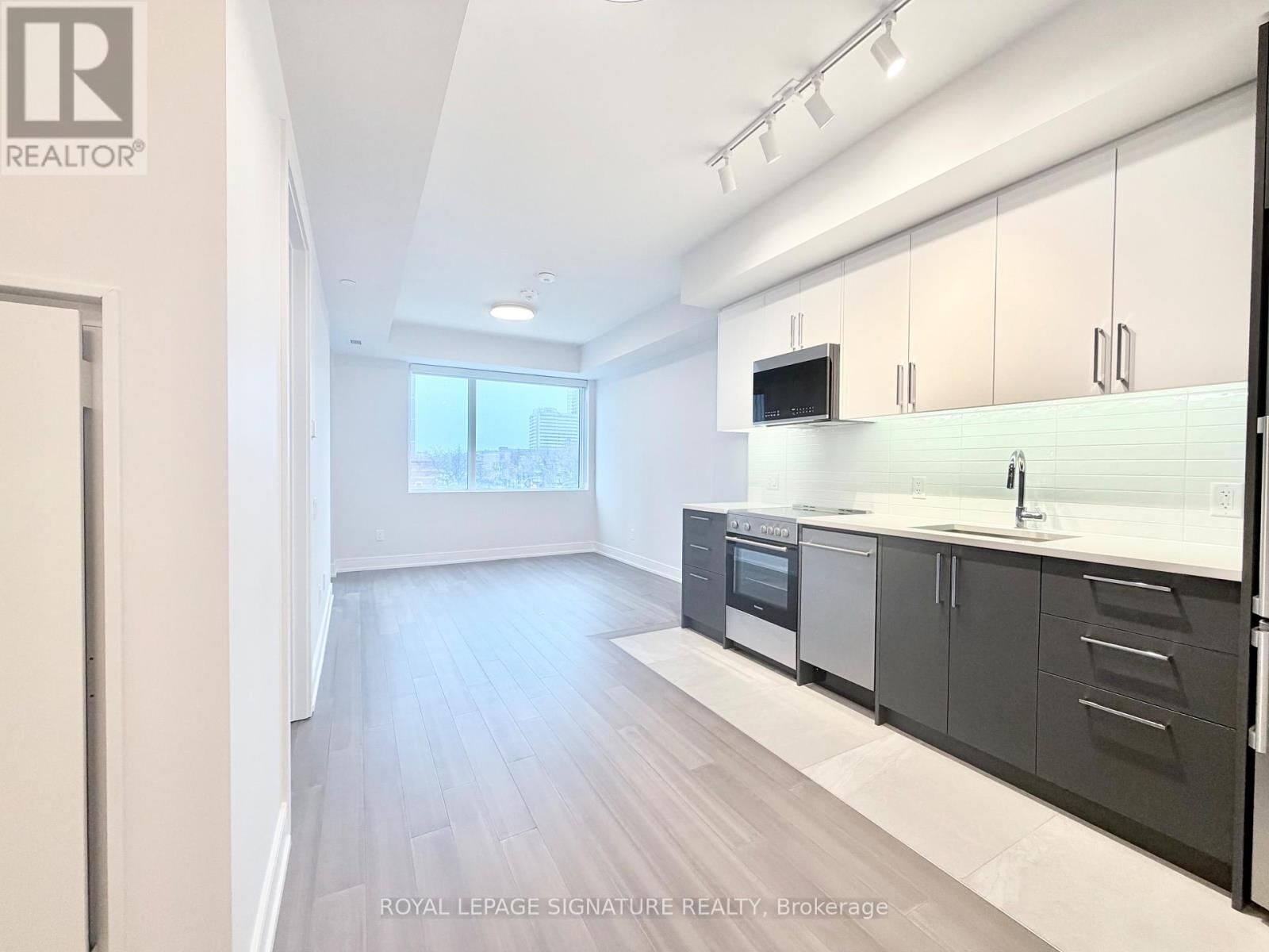 Property Photo:  664 Spadina Avenue 406  ON M5S 0G4 