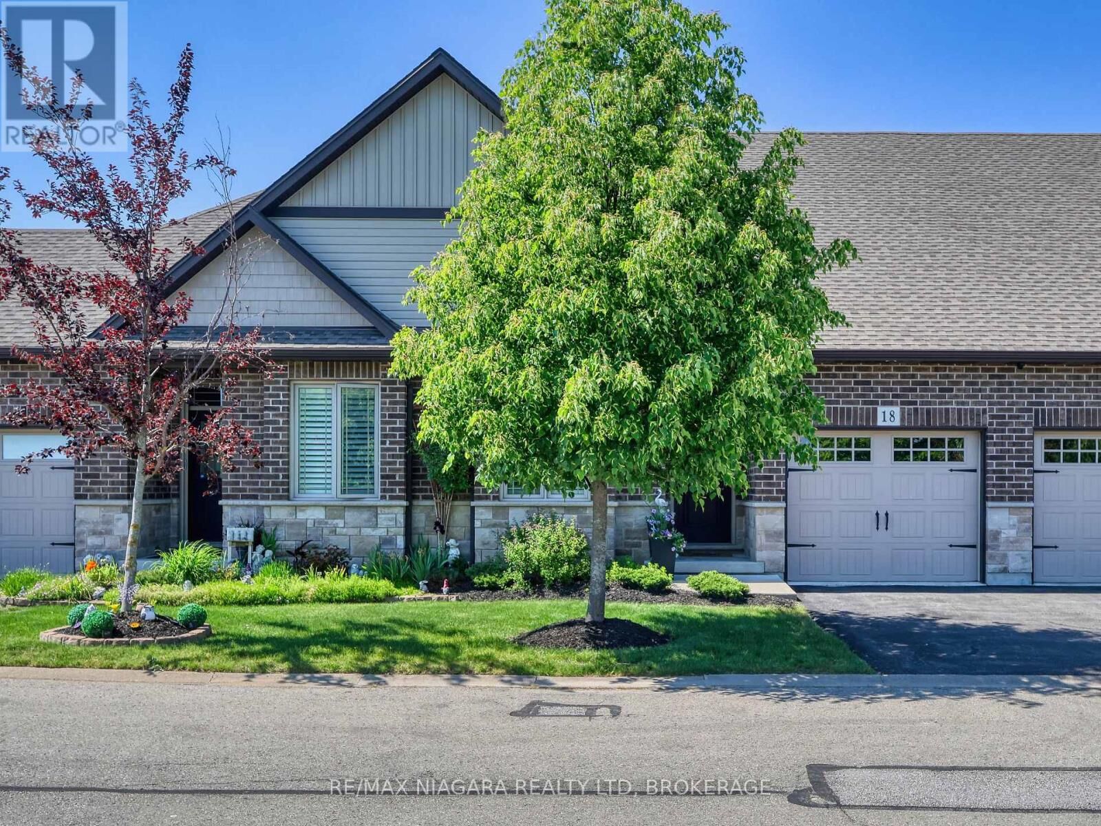 Property Photo: 9528 Hendershot Boulevard 18 ON L2H 0M1