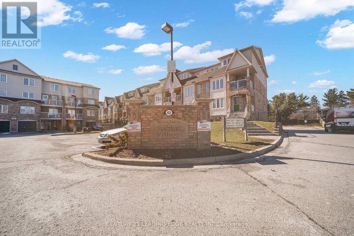 Property Photo:  42 Pinery Trail 74  ON M1B 6K2 