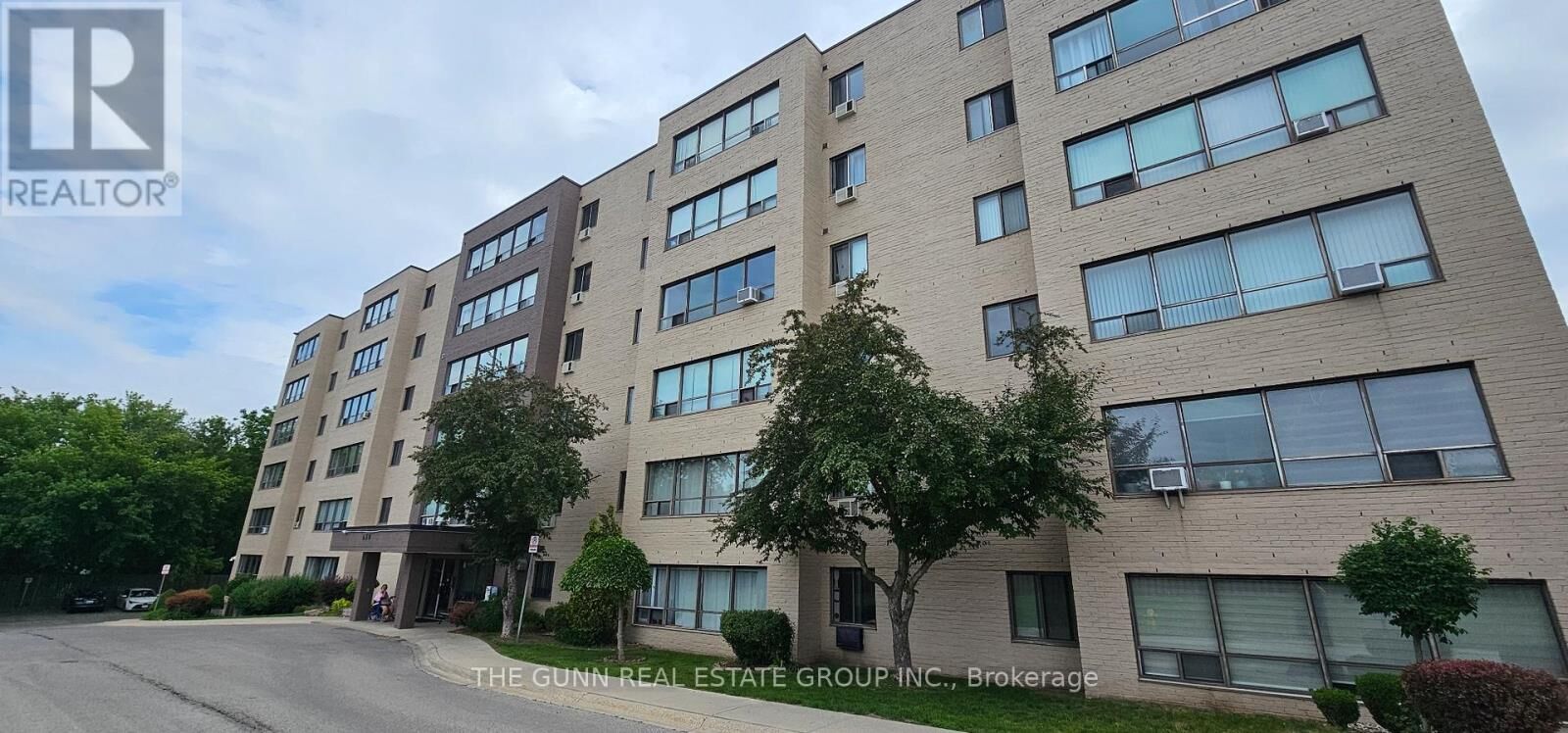 Property Photo: 650 Cheapside Street 504 ON N5Y 5J8