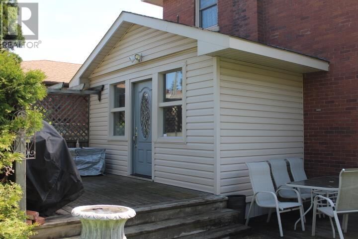 Property Photo: 310 Algoma St N ON P7A 5A9