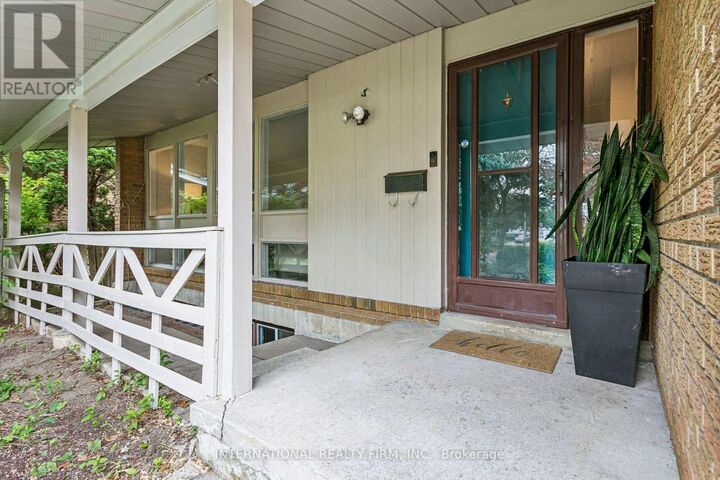 Property Photo:  33 Kendleton Drive  ON M9V 1T9 