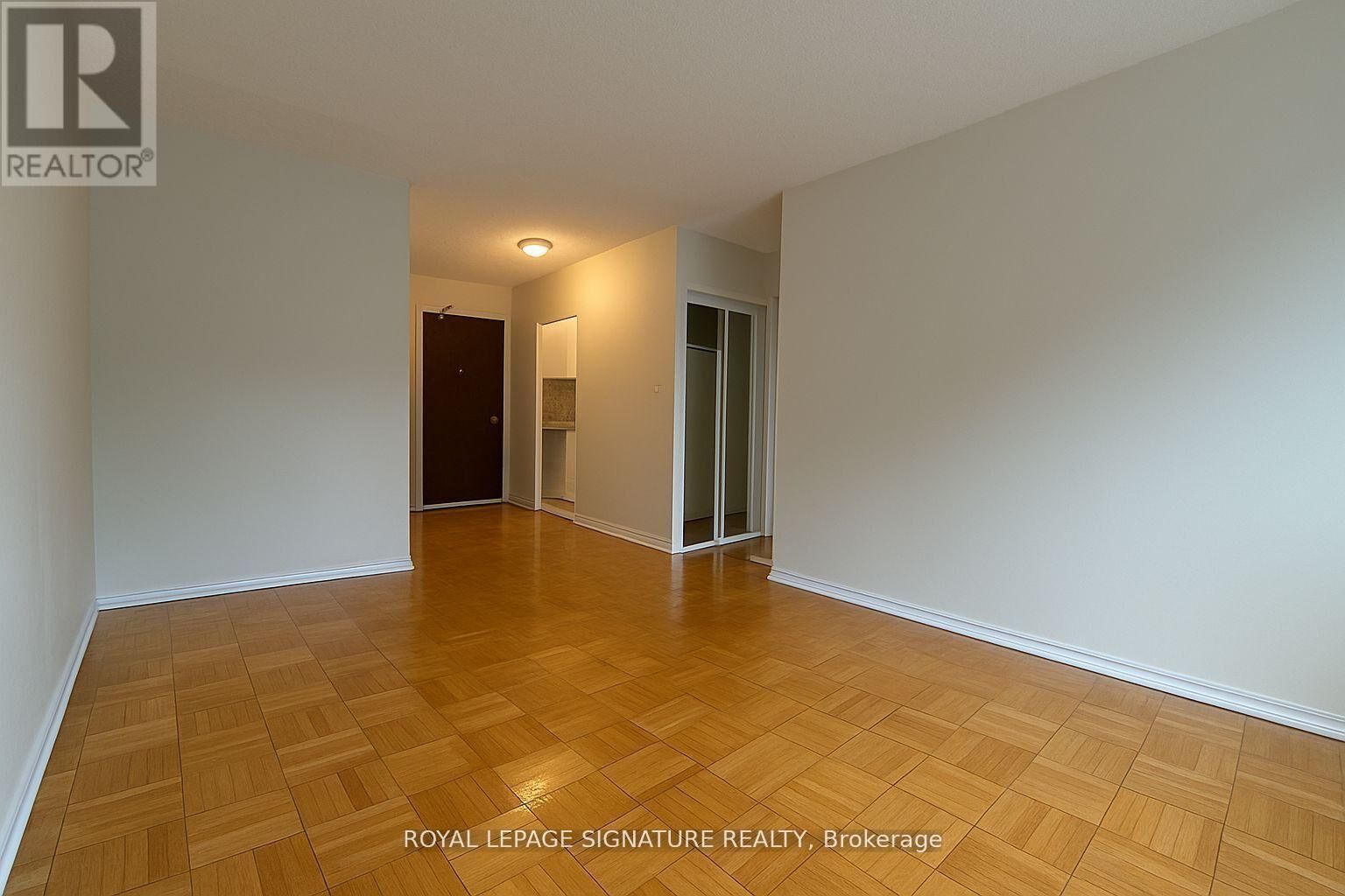 Property Photo:  990 Avenue Road 107  ON M5P 2K8 