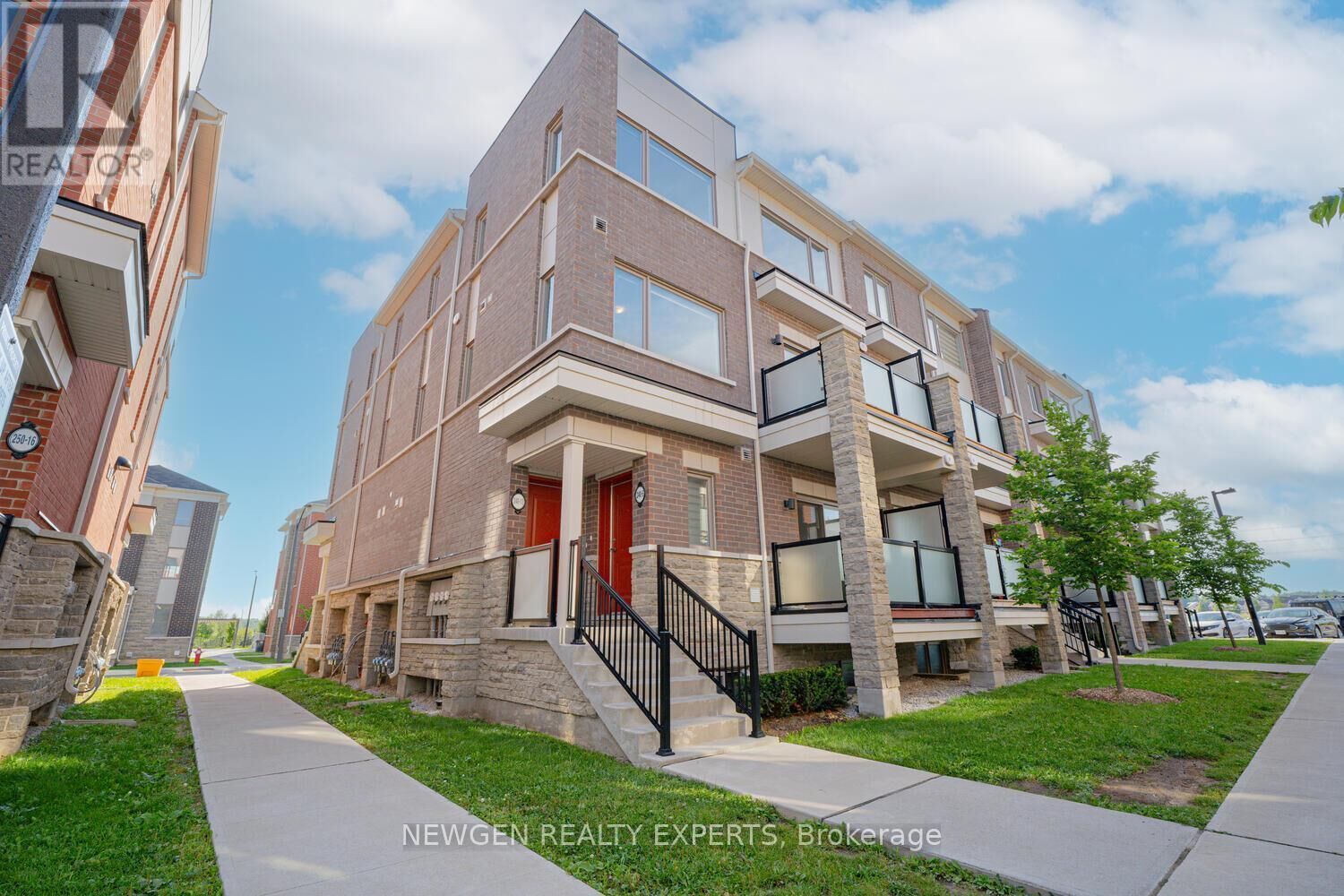 Property Photo: 240 Lagerfeld Drive 13 ON L7A 5G9
