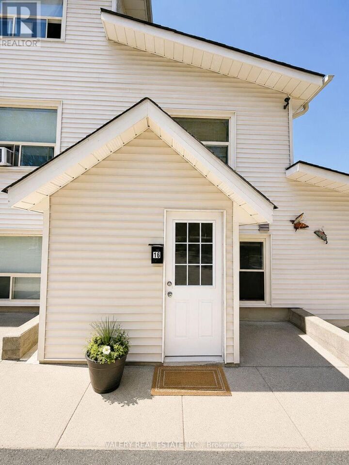 Property Photo:  220 Gordon Street 16  ON N1G 1X3 
