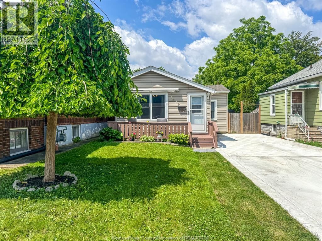 Property Photo:  1639 St Luke  ON N8Y 3N4 