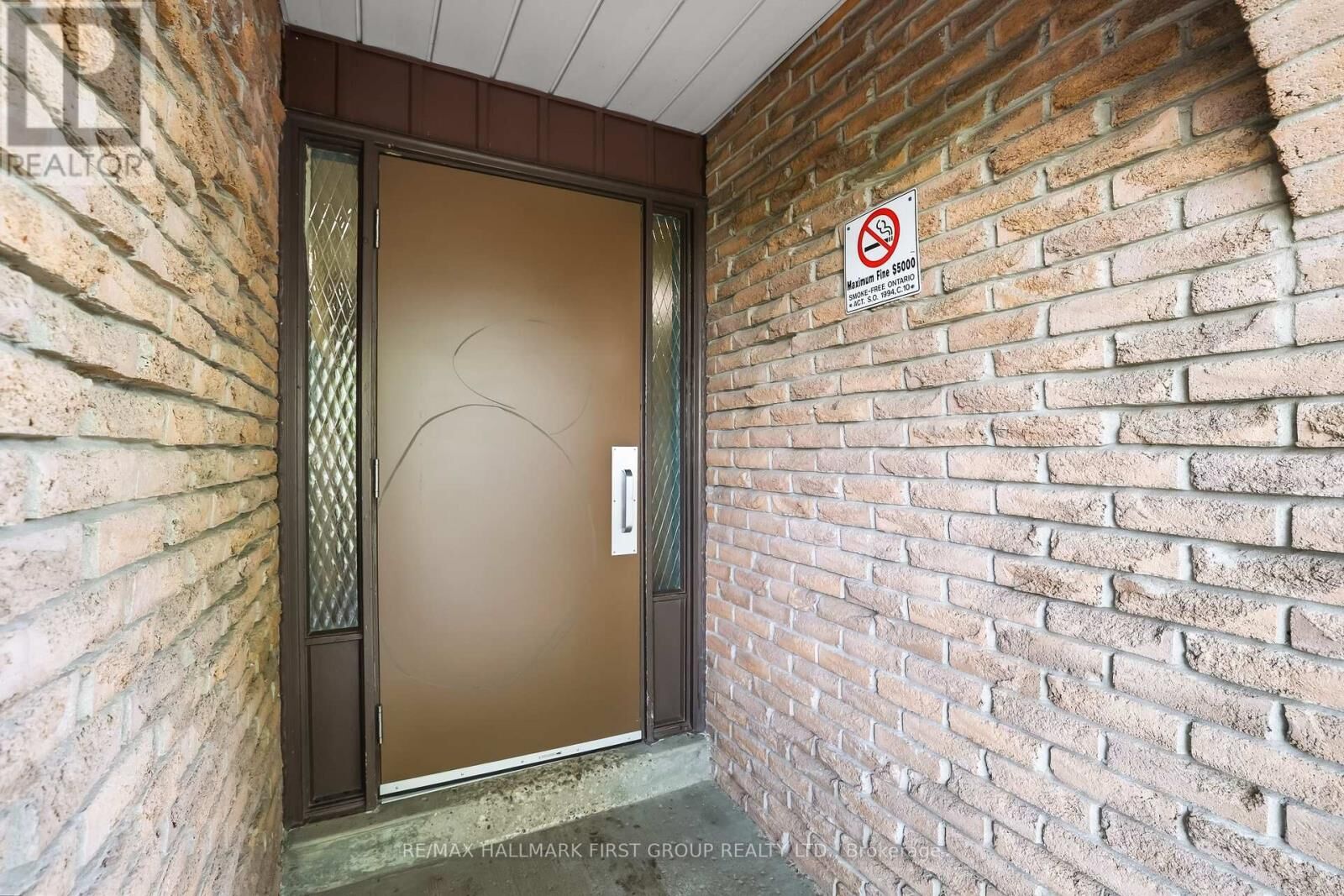 Property Photo:  1331 Mary Street North 3  ON L1G 6Z2 