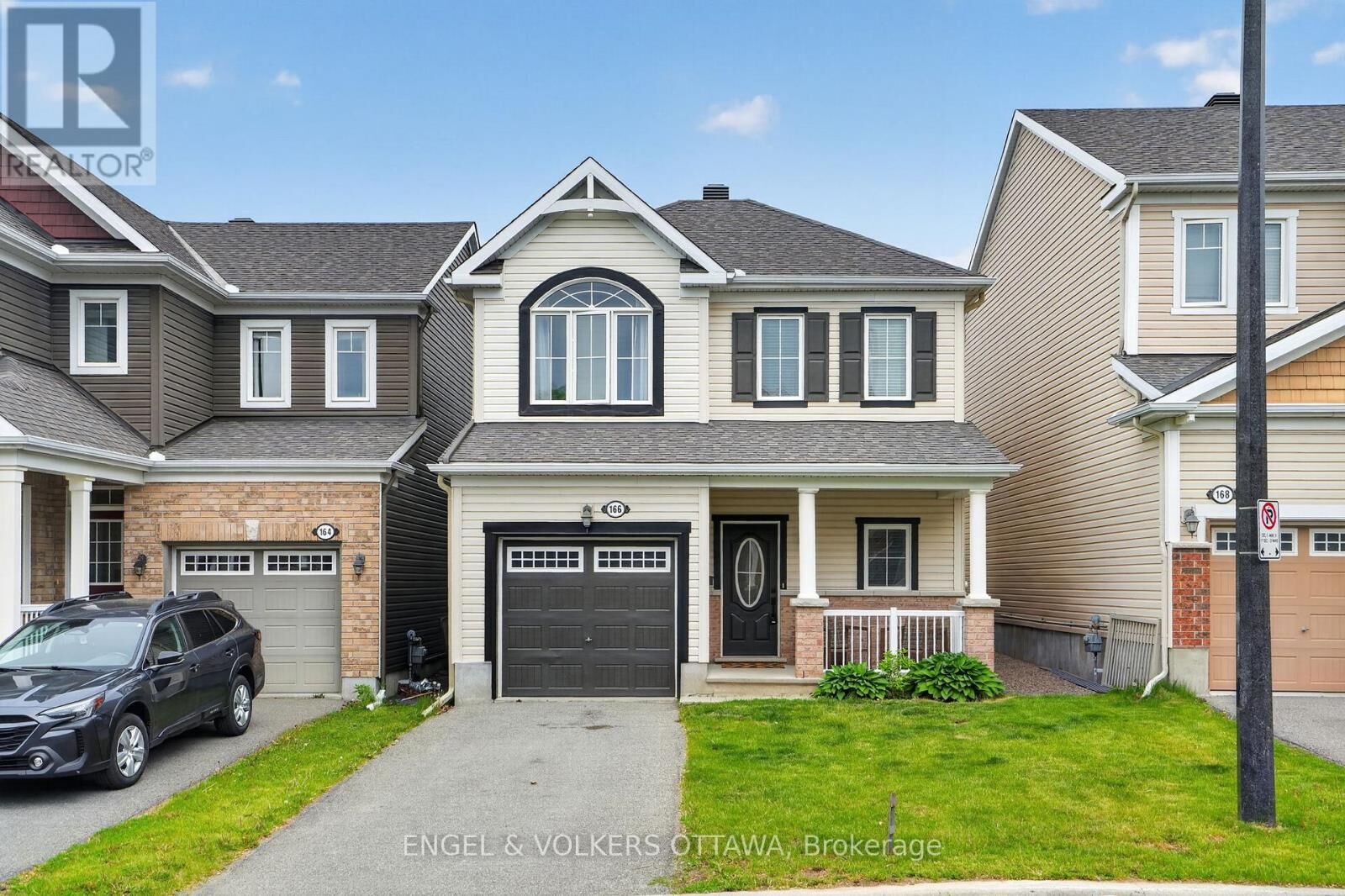 Property Photo:  166 Lily Pond Street  ON K2M 0J5 