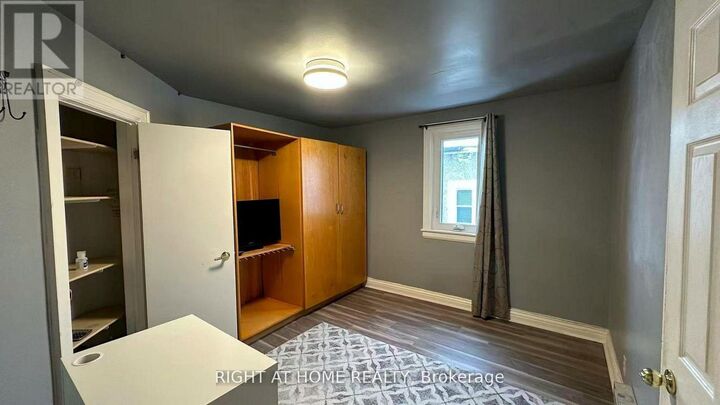 Property Photo:  148 Haddon Avenue South  ON L8S 1X8 