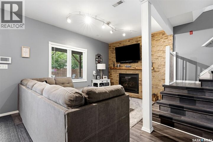 Property Photo:  1207 5th Avenue  SK S0G 4C0 