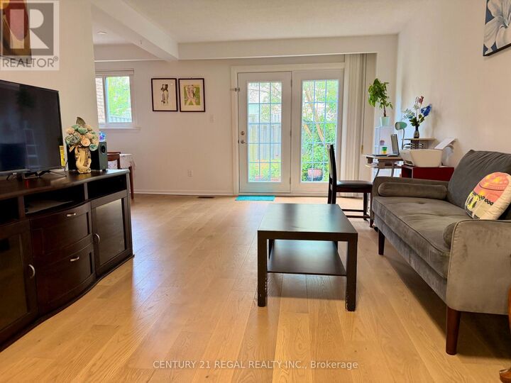 Property Photo:  8 Chamberlain Court  ON L1S 3M7 