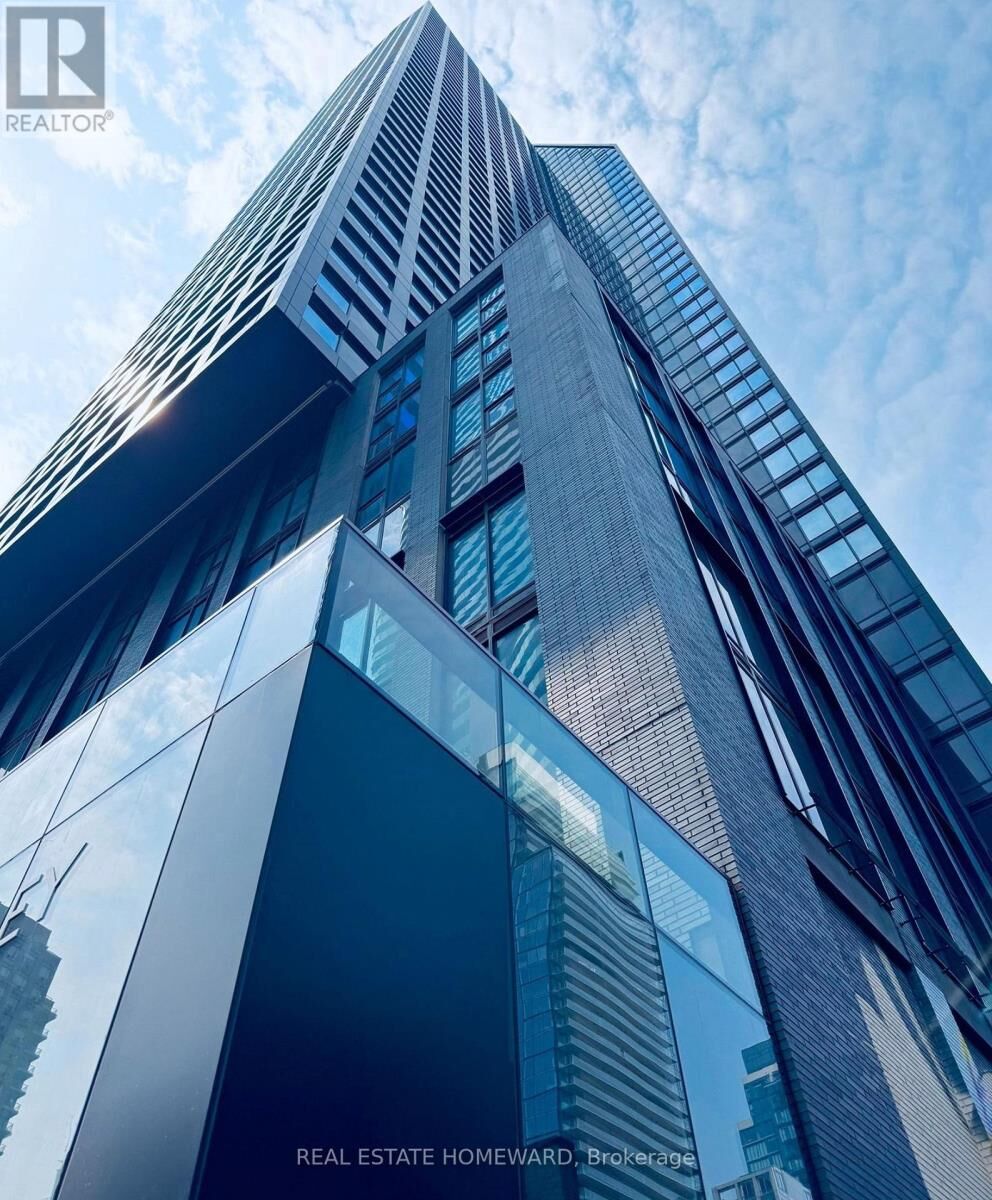 Property Photo:  8 Wellesley Street West 4705  ON M4Y 0J5 