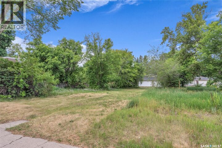 Property Photo:  431A R Avenue S  SK S7M 2Z4 