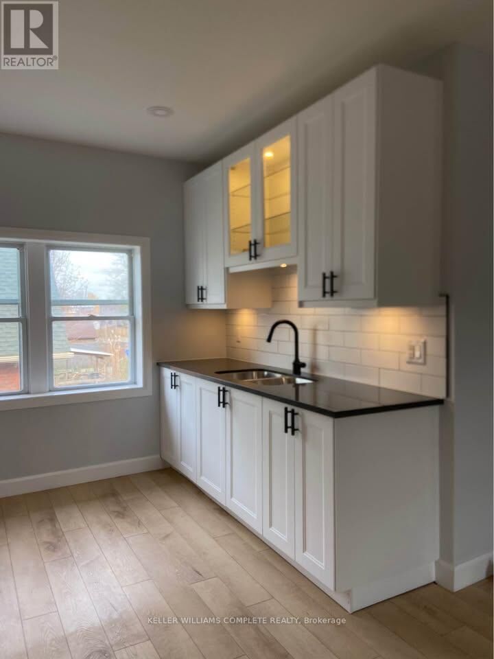 Property Photo:  243 Dufferin Street  ON L2A 2T7 