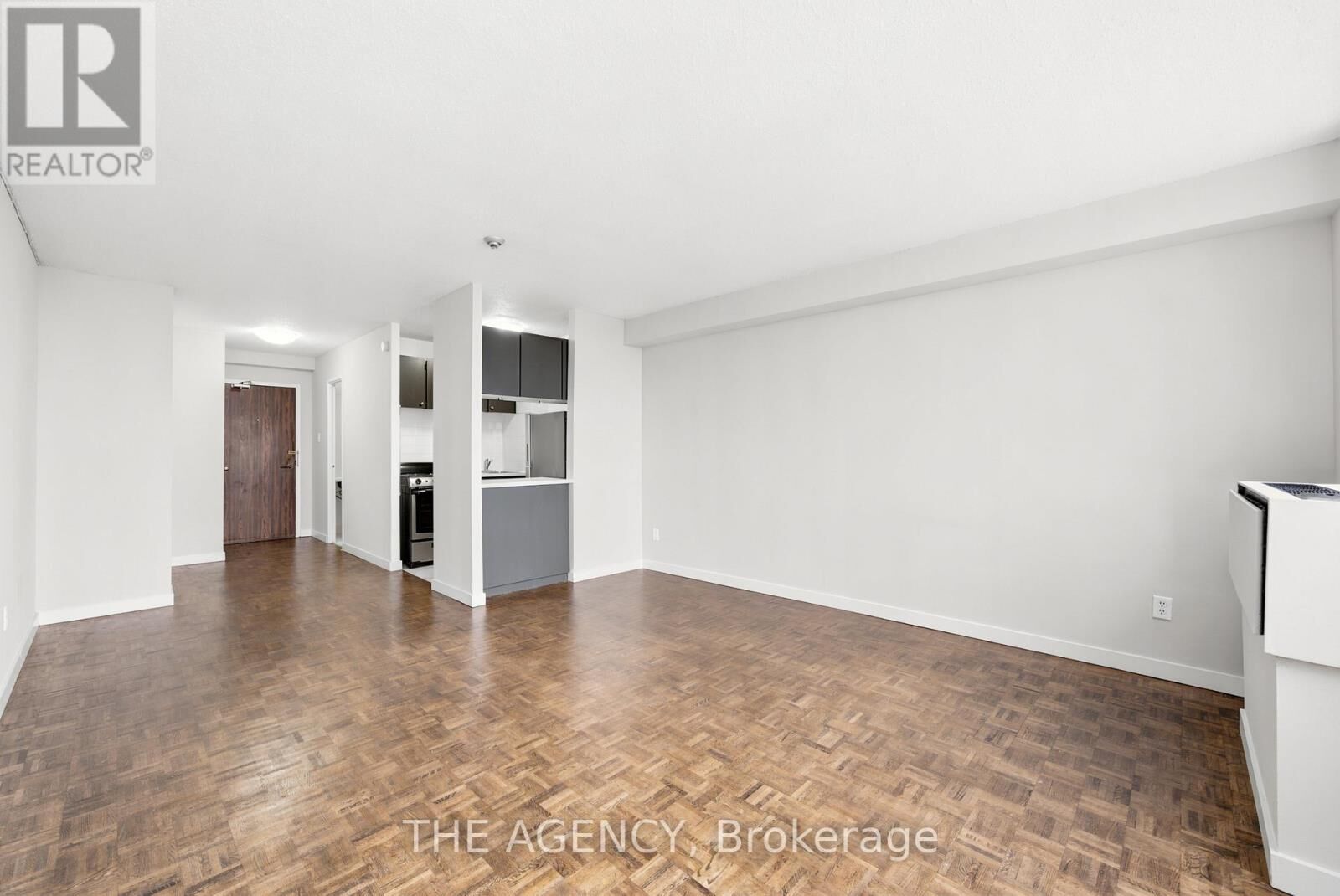 Property Photo: 2360 Dundas Street West 1613B ON M6P 4B2