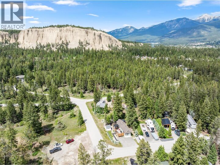 Property Photo:  5478 93/95 Highway 3  BC V0B 1L2 