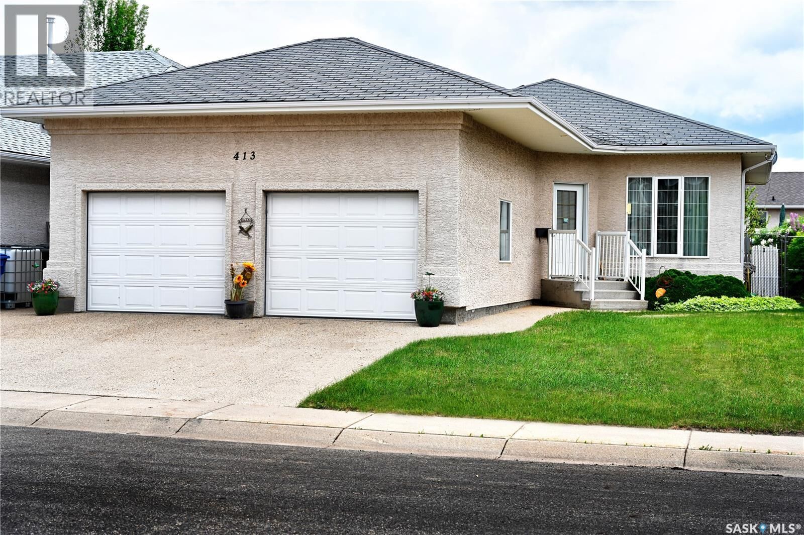 Property Photo: 413 Crystal Crescent SK S0K 0A1