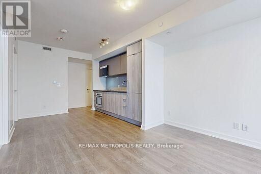 Property Photo:  2033 Kennedy Road 3810  ON M1T 0B9 