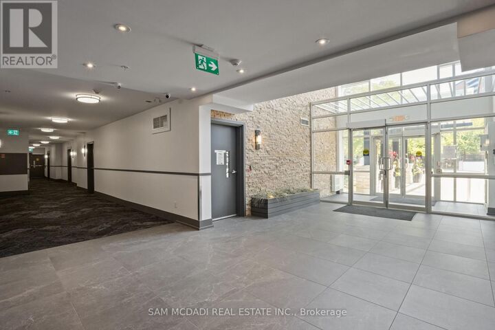 Photo de la propriété:  570 Lolita Gardens 332  ON L5A 0A1 