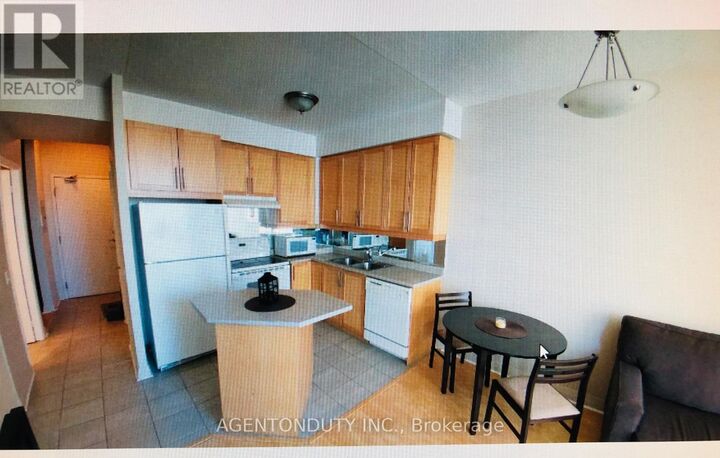 Property Photo:  1121 Bay Street 1604  ON M5S 3L9 