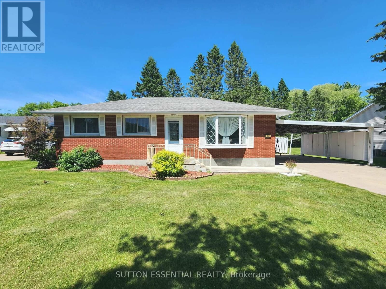 Property Photo: 3081 County 29 Road ON K6V 5T4