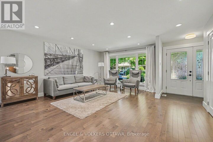Property Photo:  1299 Alloway Crescent  ON K1K 3Y9 