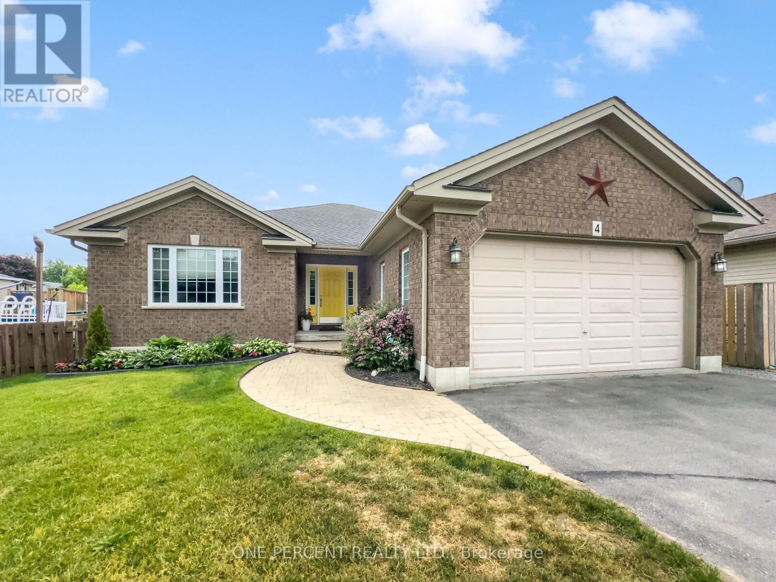 Property Photo:  4 Jason Crescent  ON K8V 6P3 