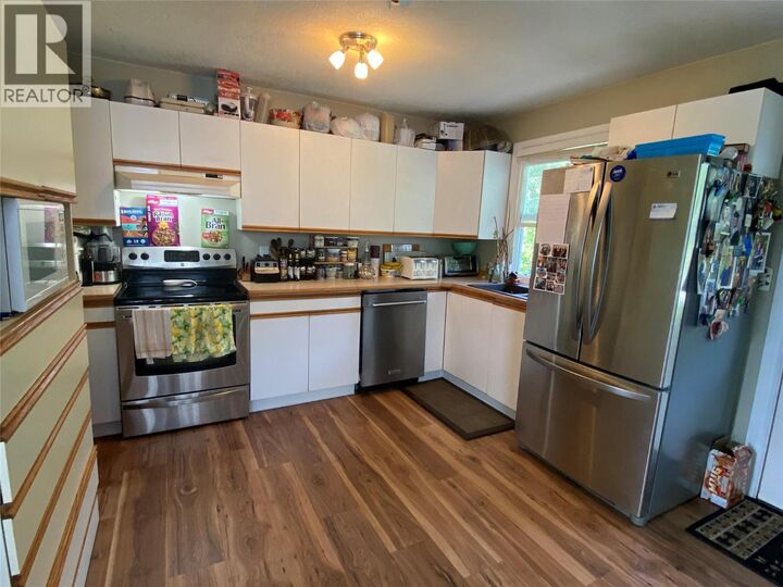 Property Photo: 1153 Marianna Crescent BC V1R 5C1
