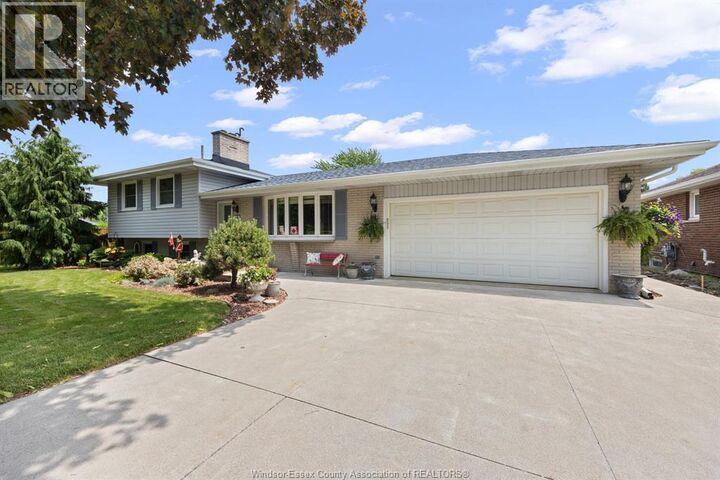 Property Photo:  99 Victoria Street South  ON N9V 2K2 