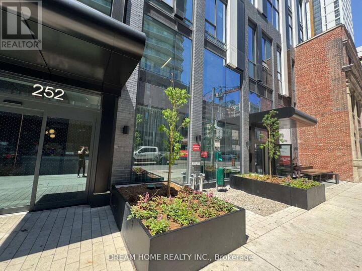 Property Photo:  252 Church Street 717  ON M5B 1Z2 