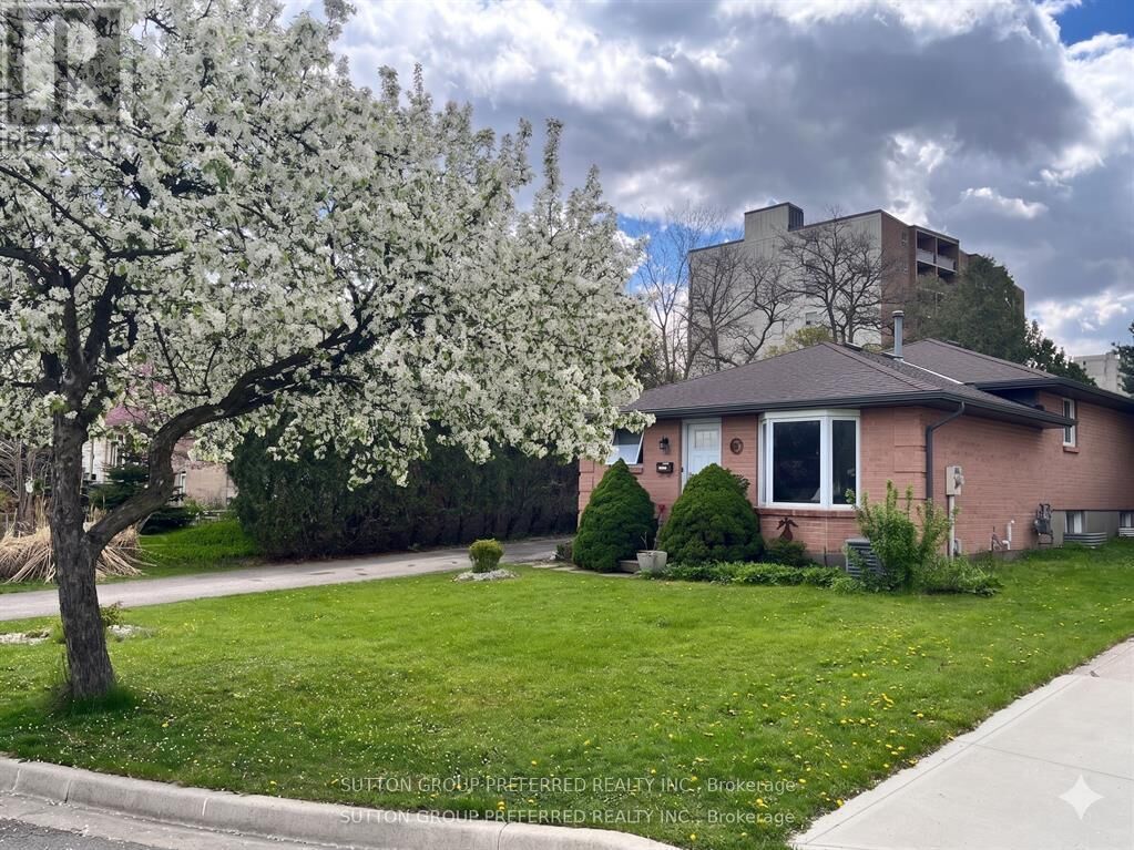 Property Photo:  63 Dundee Court  ON N6C 5E4 