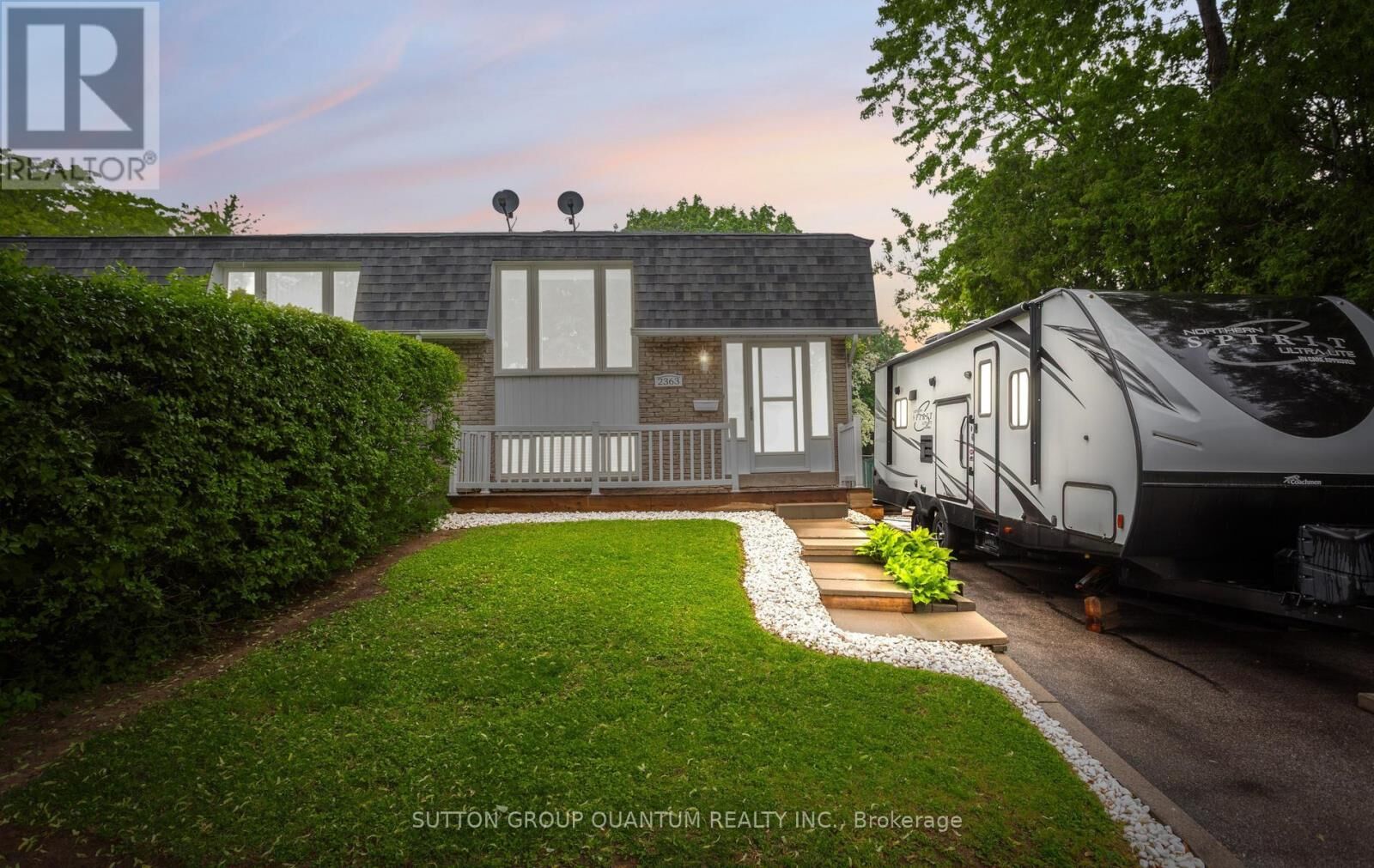 Property Photo:  2363 Holyhead Drive  ON L7P 3V2 