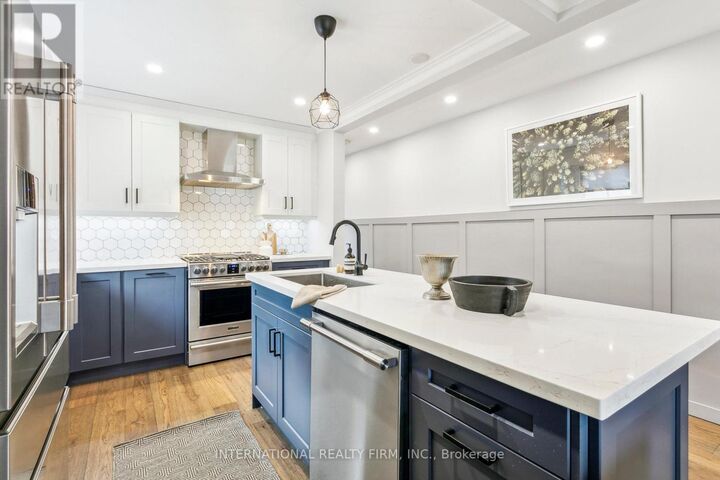 Property Photo: 50 Denison Avenue ON M5T 2M8