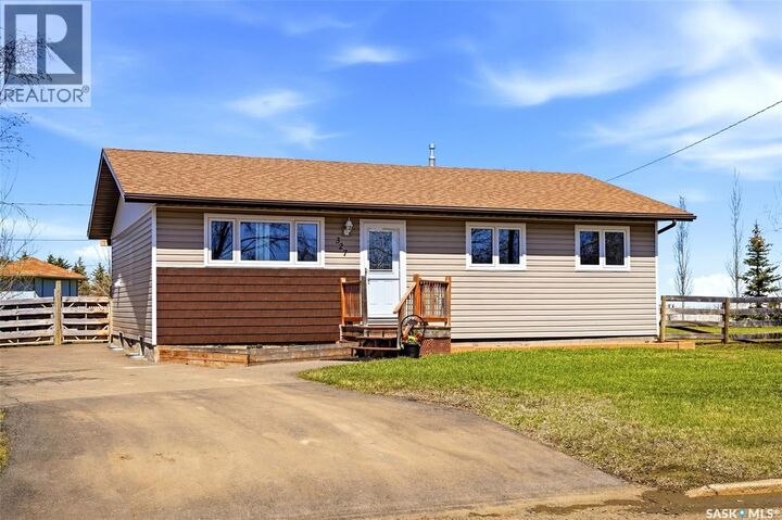 Property Photo:  327 Coteau Street  SK S0G 3L0 