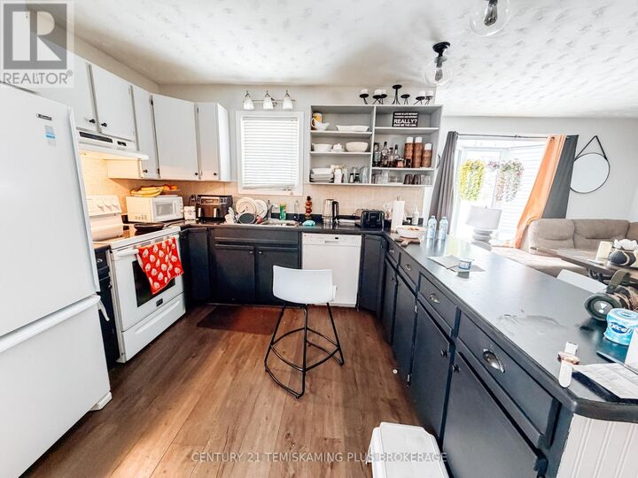 Photo de la propriété:  162 Rebecca Street  ON P0J 1P0 