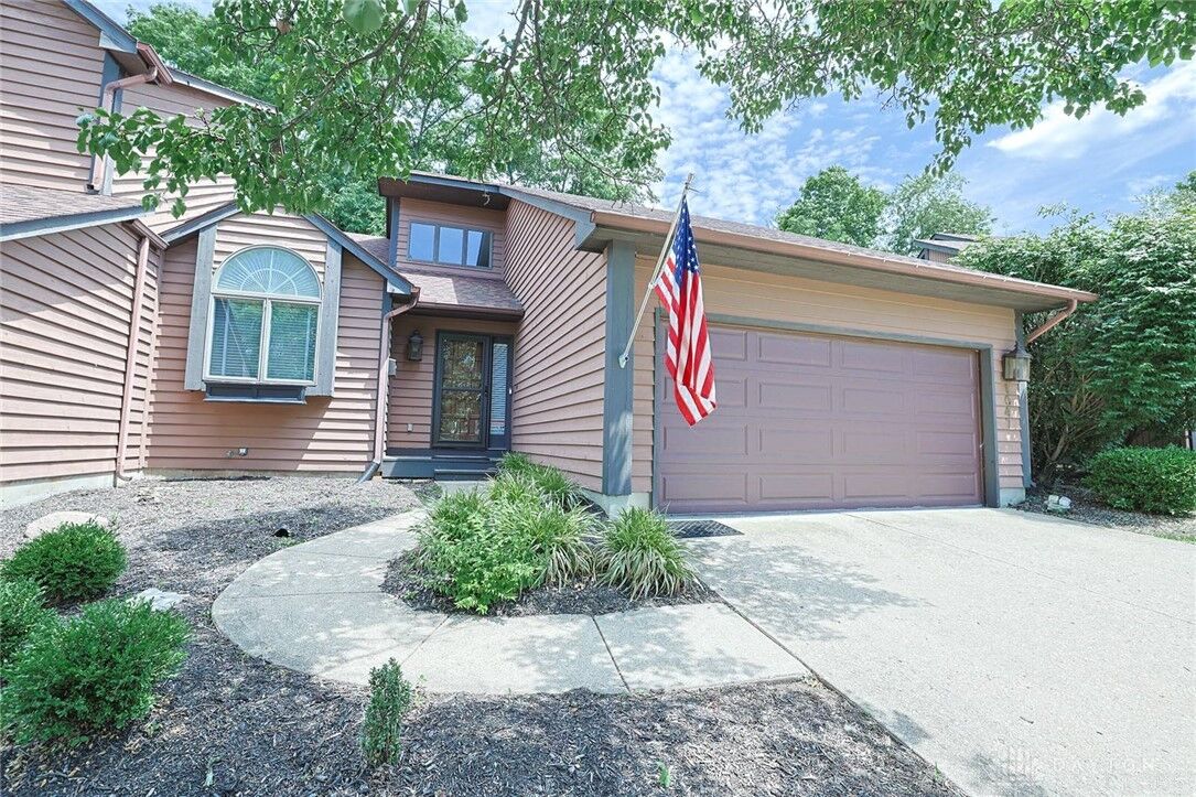Property Photo: 1047 Golfview Road 10 OH 45042