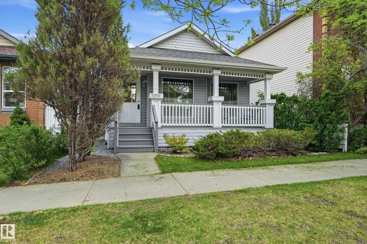 Property Photo:  2050 Tanner Wynd NW  AB T6R 2R4 
