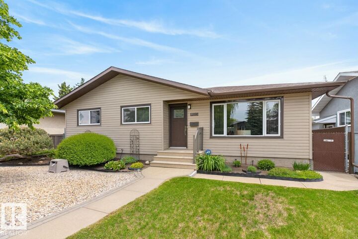 Property Photo: 9523 52 Street NW AB T6B 1G8