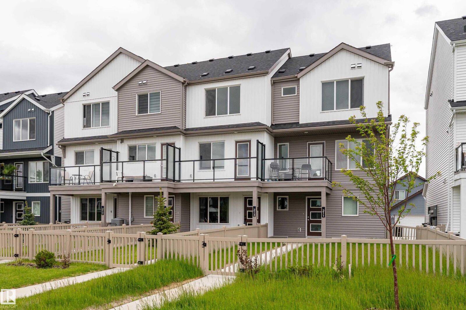 Property Photo:  213 Marquis Boulevard NE  AB T5Y 4G1 